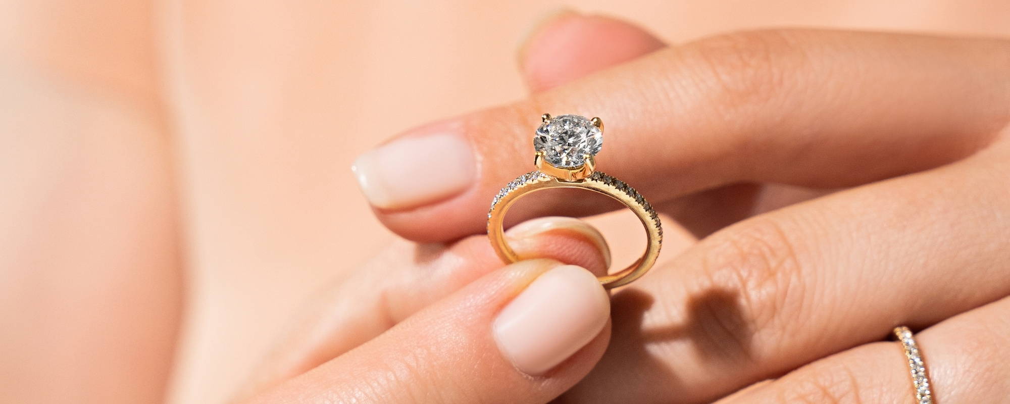 Your Guide to Purchasing an Engagement Ring from America