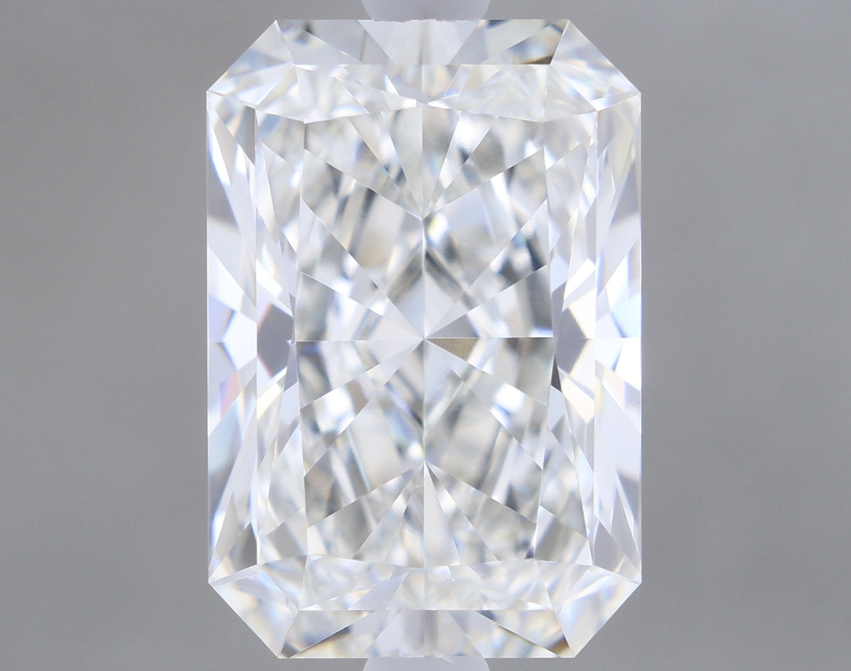 2.60 Carat Radiant Shaped, Ideal Cut, G Color, VVS2 Clarity, IGI Certified Lab Grown Diamond