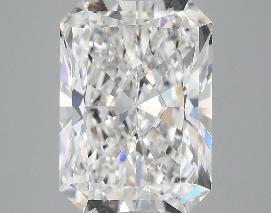 4.04 Carat Radiant Shaped, Very Good Cut, E Color, VVS1 Clarity, IGI Certified Lab Grown Diamond