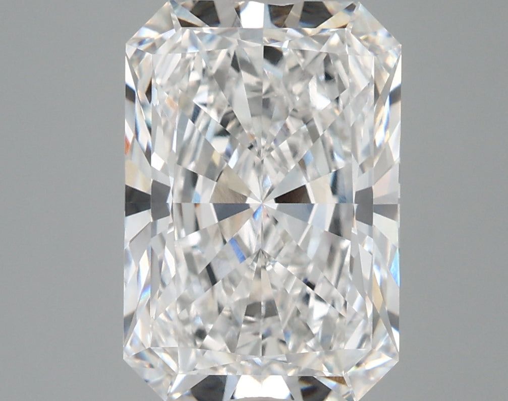 4.54 Carat Radiant Shaped, Very Good Cut, E Color, VVS2 Clarity, IGI Certified Lab Grown Diamond