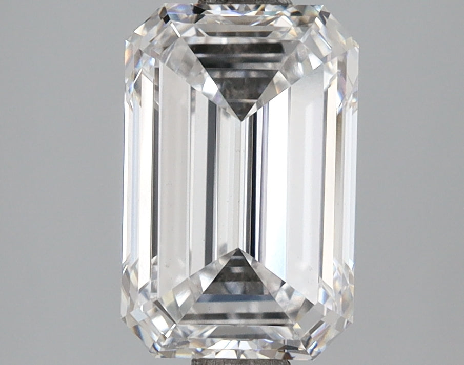 2.49 Carat Emerald Shaped, Excellent Cut, D Color, VVS2 Clarity, IGI Certified Lab Grown Diamond