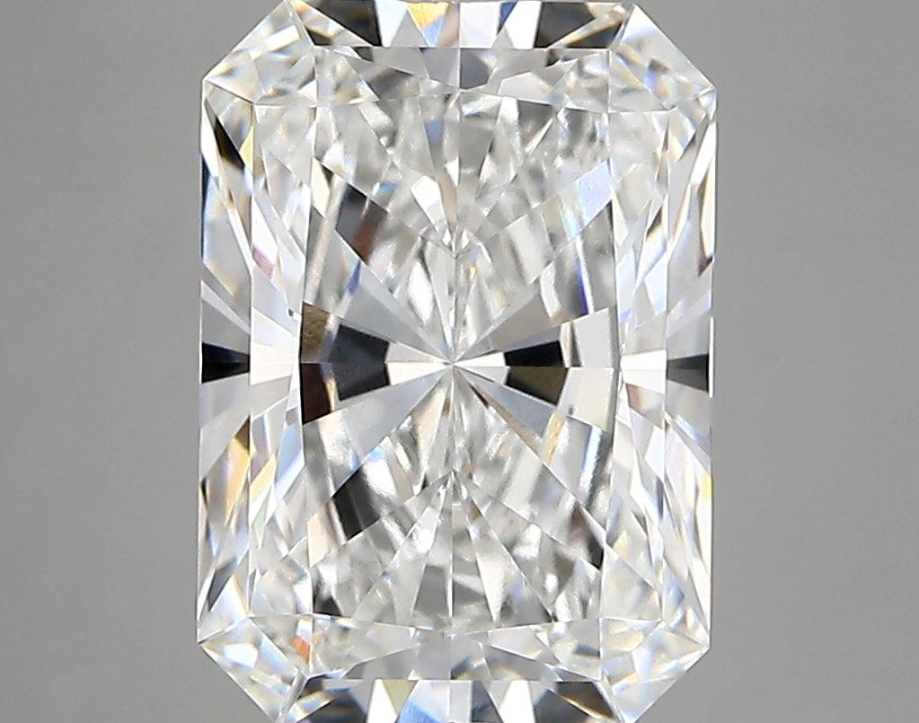 4.26 Carat Radiant Shaped, Very Good Cut, E Color, VVS2 Clarity, IGI Certified Lab Grown Diamond