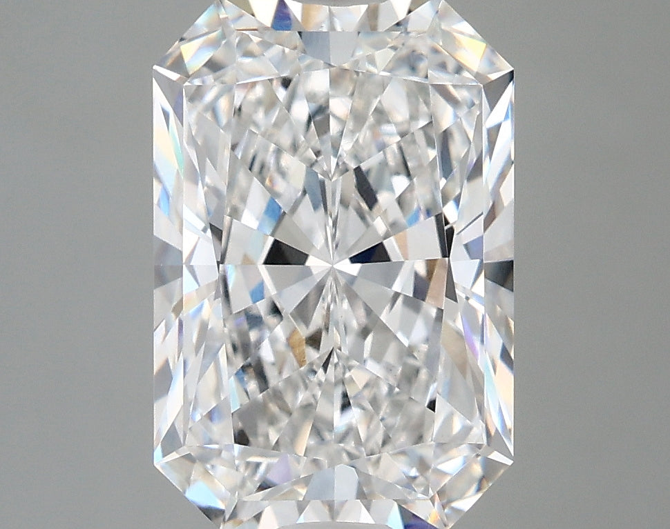4.11 Carat Radiant Shaped, Very Good Cut, E Color, VVS2 Clarity, IGI Certified Lab Grown Diamond