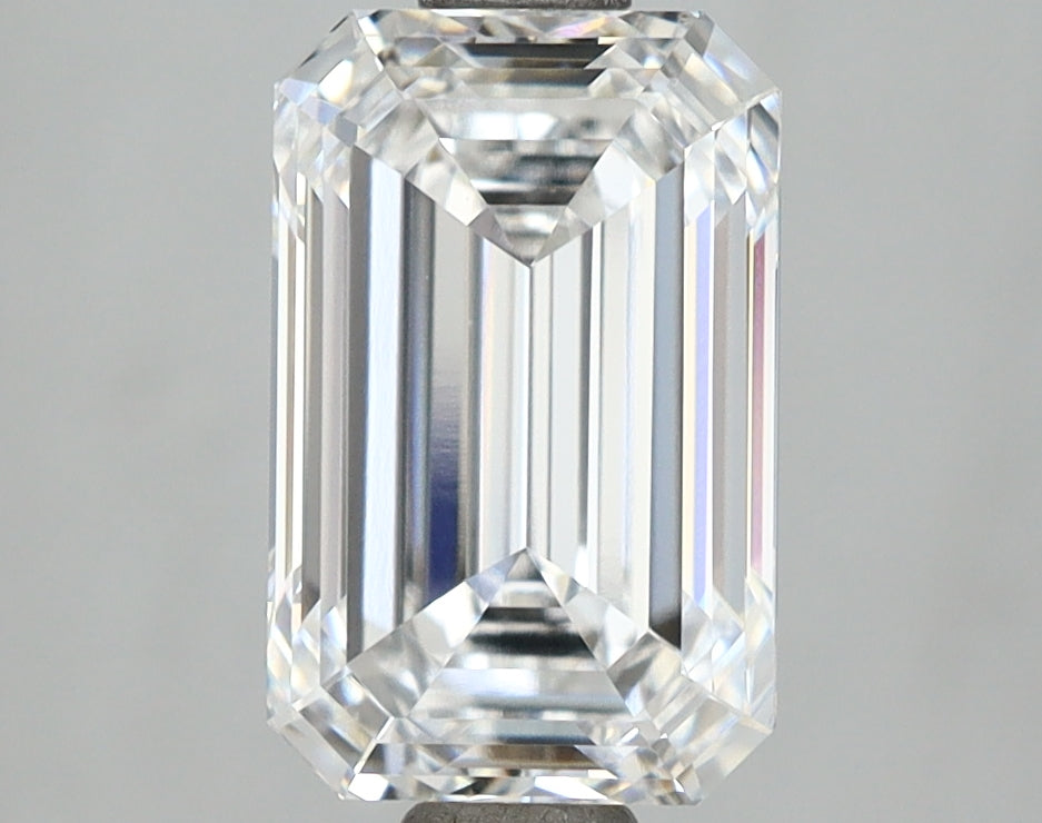 2.67 Carat Emerald Shaped, Ideal Cut, D Color, VVS1 Clarity, IGI Certified Lab Grown Diamond