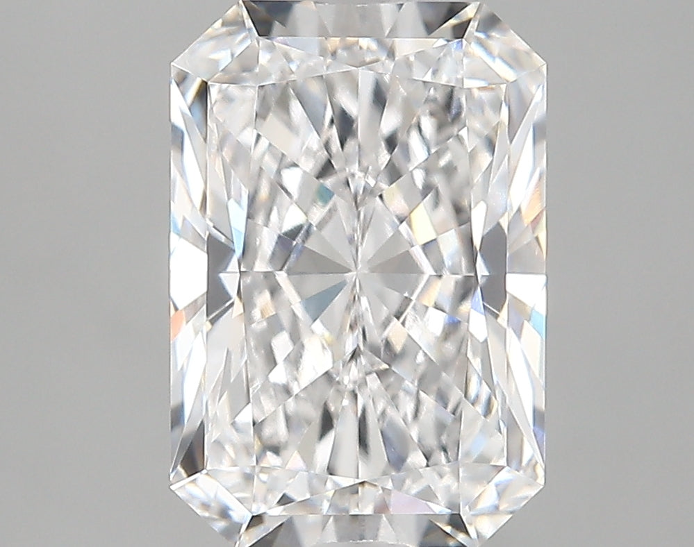 4.00 Carat Radiant Shaped, Very Good Cut, D Color, VVS1 Clarity, IGI Certified Lab Grown Diamond