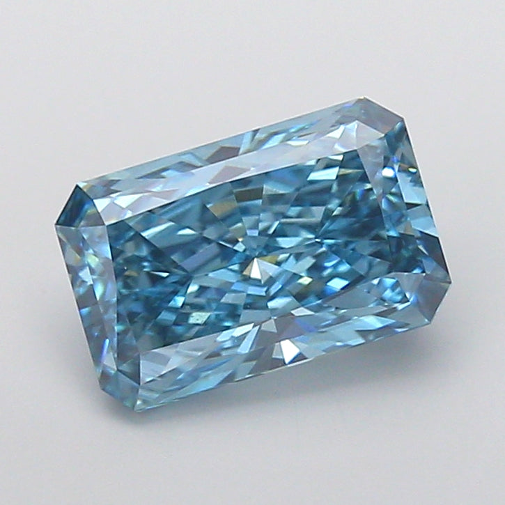 3.14 Carat Radiant Shaped, Very Good Cut, VS1 Clarity, IGI Certified Lab Grown Diamond