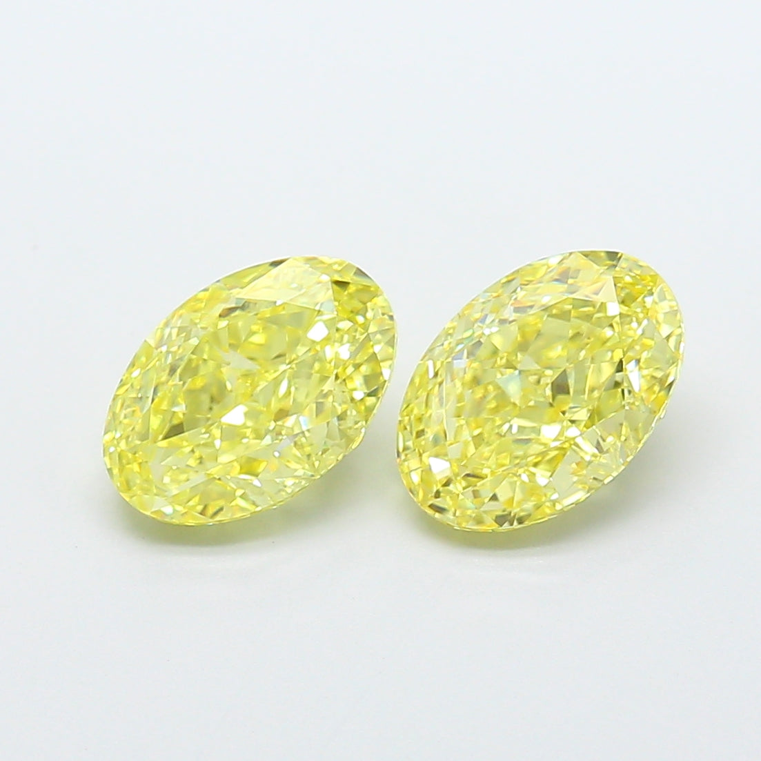 2.01 Carat Oval Shaped, Very Good Cut, VVS2 Clarity, IGI Certified Lab Grown Diamond