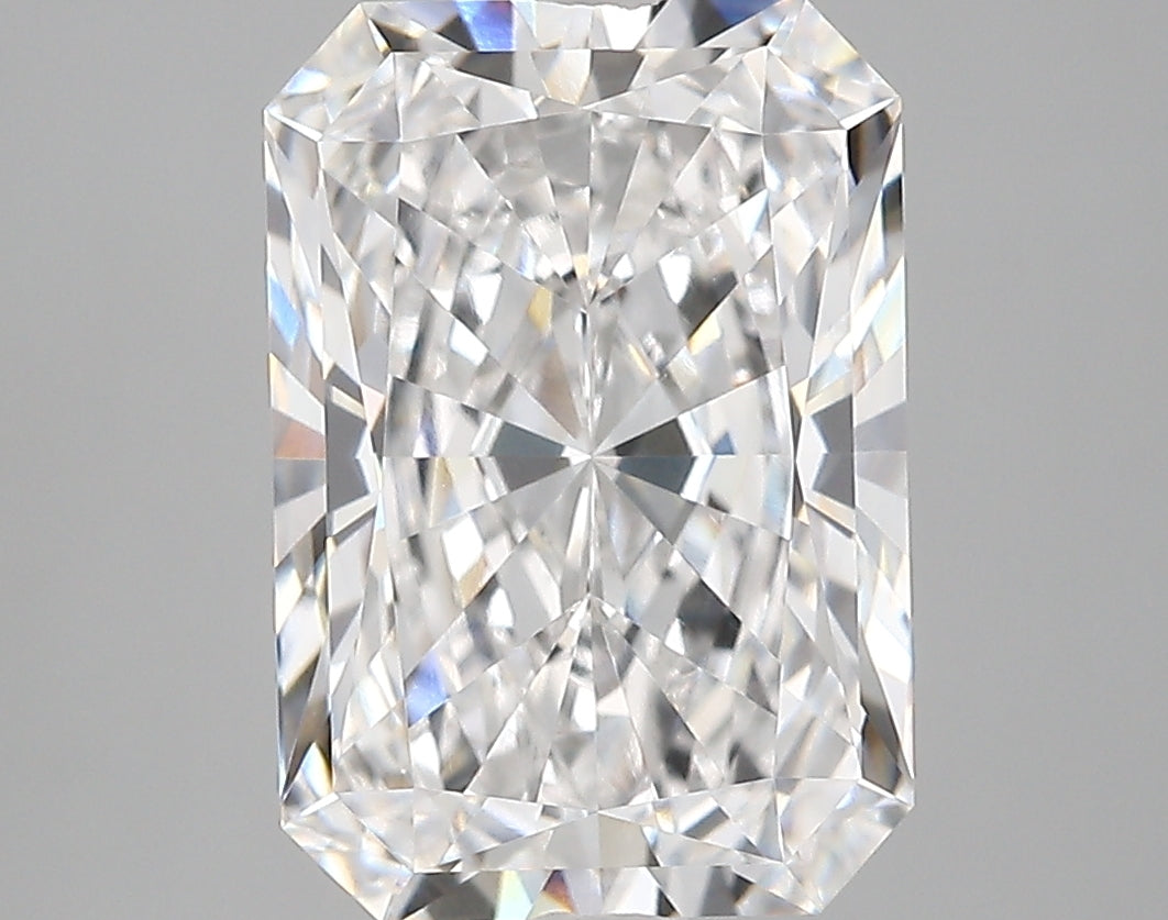 4.63 Carat Radiant Shaped, Very Good Cut, E Color, VVS2 Clarity, IGI Certified Lab Grown Diamond