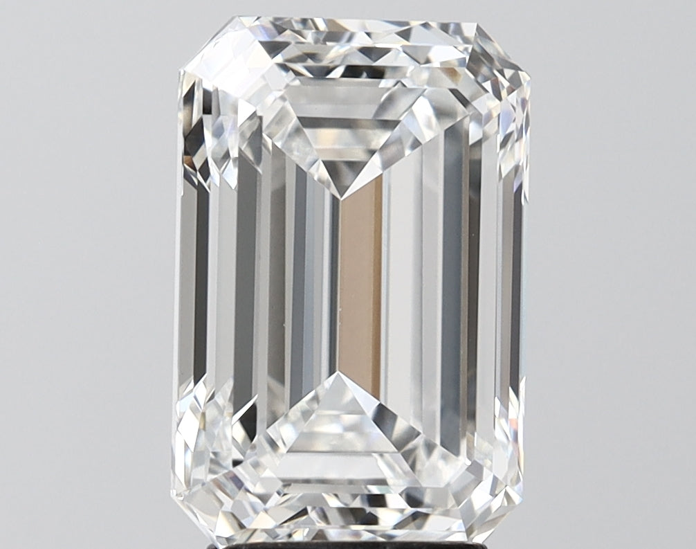 4.42 Carat Emerald Shaped, Ideal Cut, F Color, VVS2 Clarity, IGI Certified Lab Grown Diamond