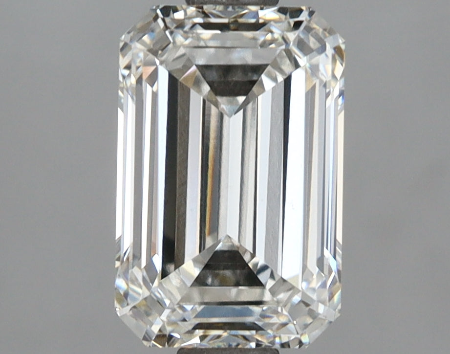 2.66 Carat Emerald Shaped, Ideal Cut, G Color, VVS2 Clarity, IGI Certified Lab Grown Diamond