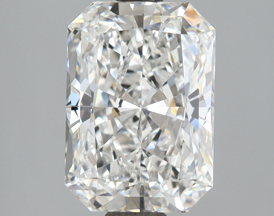 2.60 Carat Radiant Shaped, Ideal Cut, E Color, VVS2 Clarity, IGI Certified Lab Grown Diamond