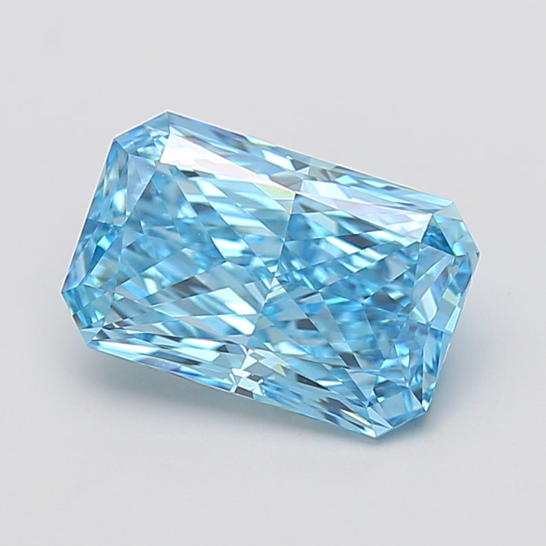 4.00 Carat Radiant Shaped, Very Good Cut, VS1 Clarity, IGI Certified Lab Grown Diamond