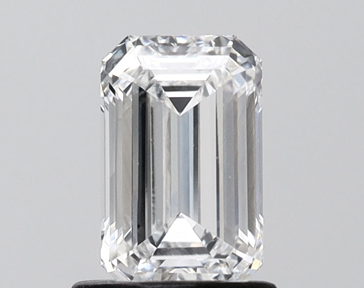 1.04 Carat Emerald Shaped, Ideal Cut, D Color, VS1 Clarity, IGI Certified Lab Grown Diamond