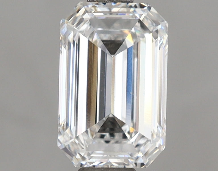 1.42 Carat Emerald Shaped, Excellent Cut, E Color, VVS2 Clarity, IGI Certified Lab Grown Diamond