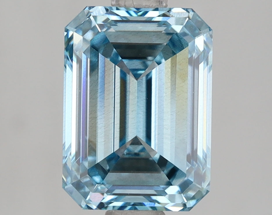 2.00 Carat Emerald Shaped, Ideal Cut, SI1 Clarity, IGI Certified Lab Grown Diamond