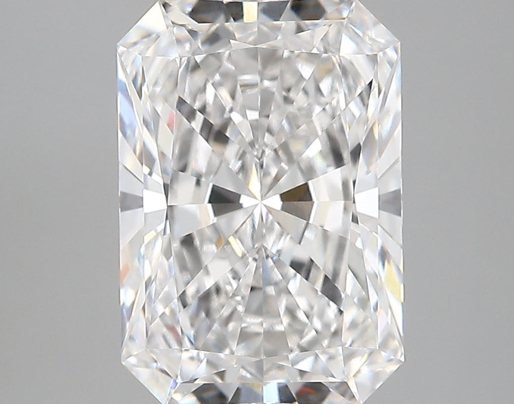4.38 Carat Radiant Shaped, Very Good Cut, E Color, VVS2 Clarity, IGI Certified Lab Grown Diamond