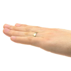  Recycled yellow gold men's wedding ring.