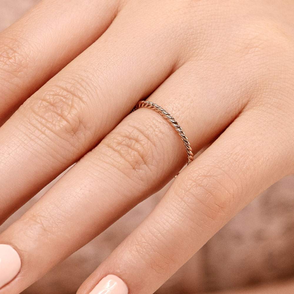 Stackable rope style ring in recycled 10K rose gold 
