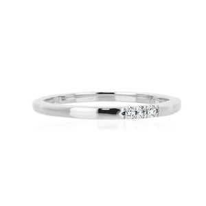  fashion Three Lab-Grown Diamonds set in a simple band in recycled 10K white gold