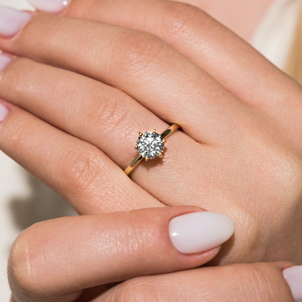 Platinum vs Gold Lab Grown Diamond Rings: Choosing the Perfect Symbol of Love